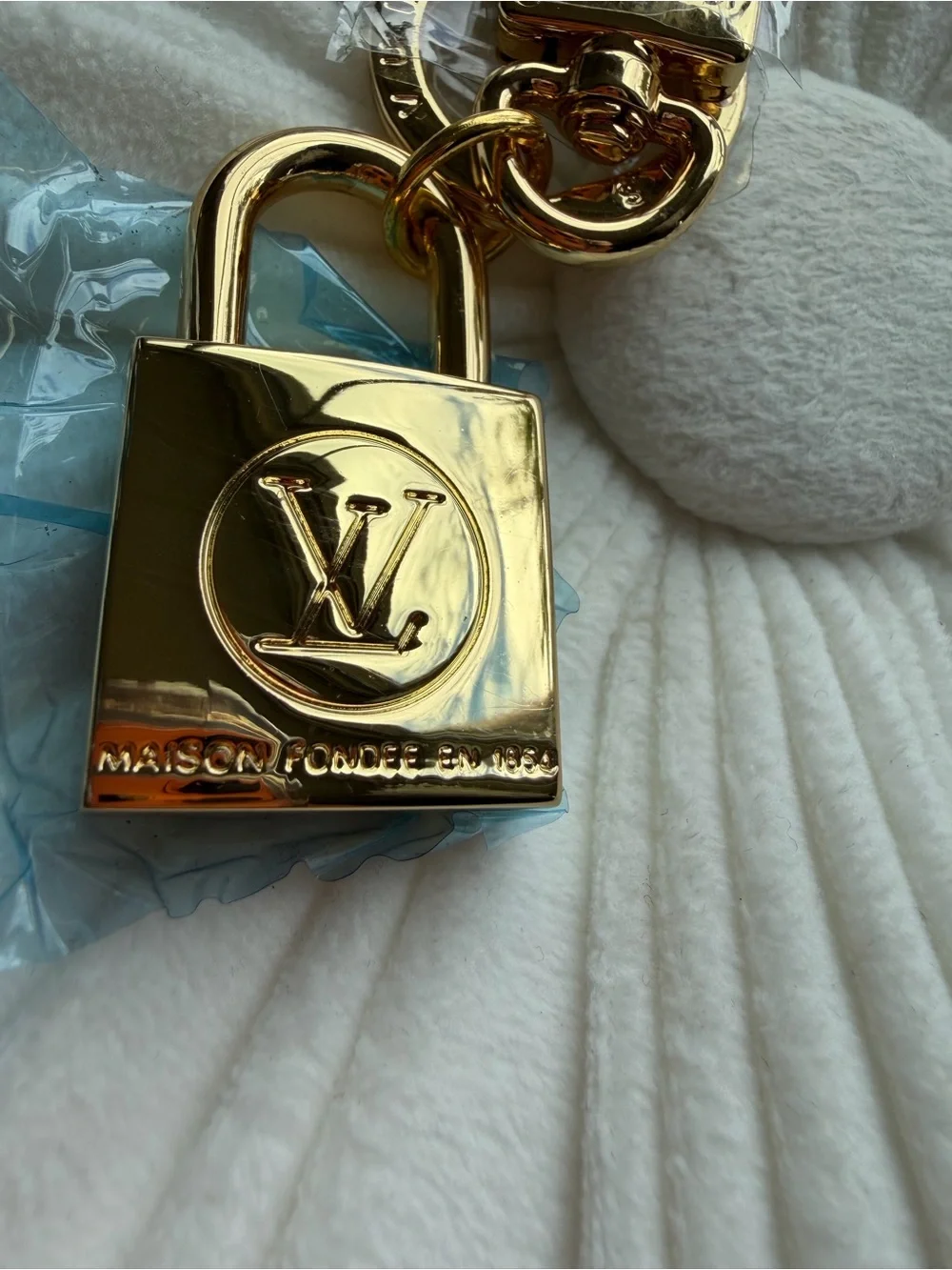 Gold Tone Padlock Bag Charm Keychain Fashion Accessory New